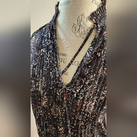 JOE FRESH printed blouse in size XS - Picture 2 of 8